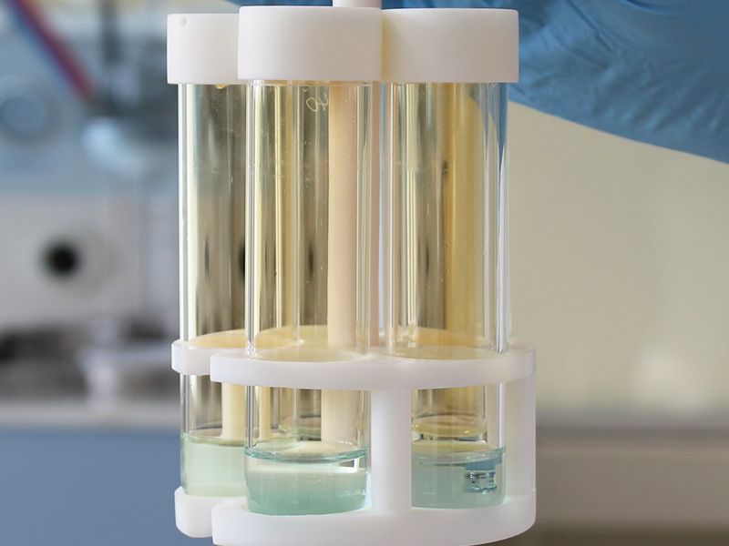 Heavy crude oil digestion with SRC